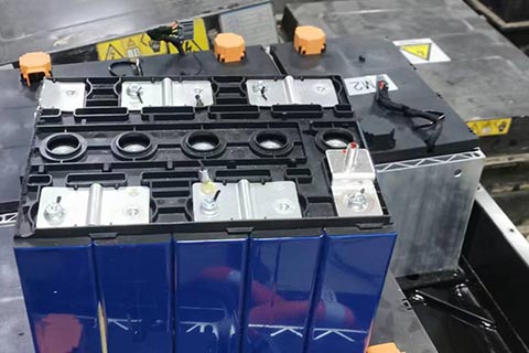 新昌东茗乡高价动力电池回收→叉车蓄电池回收价格,笔记本电池回收价格